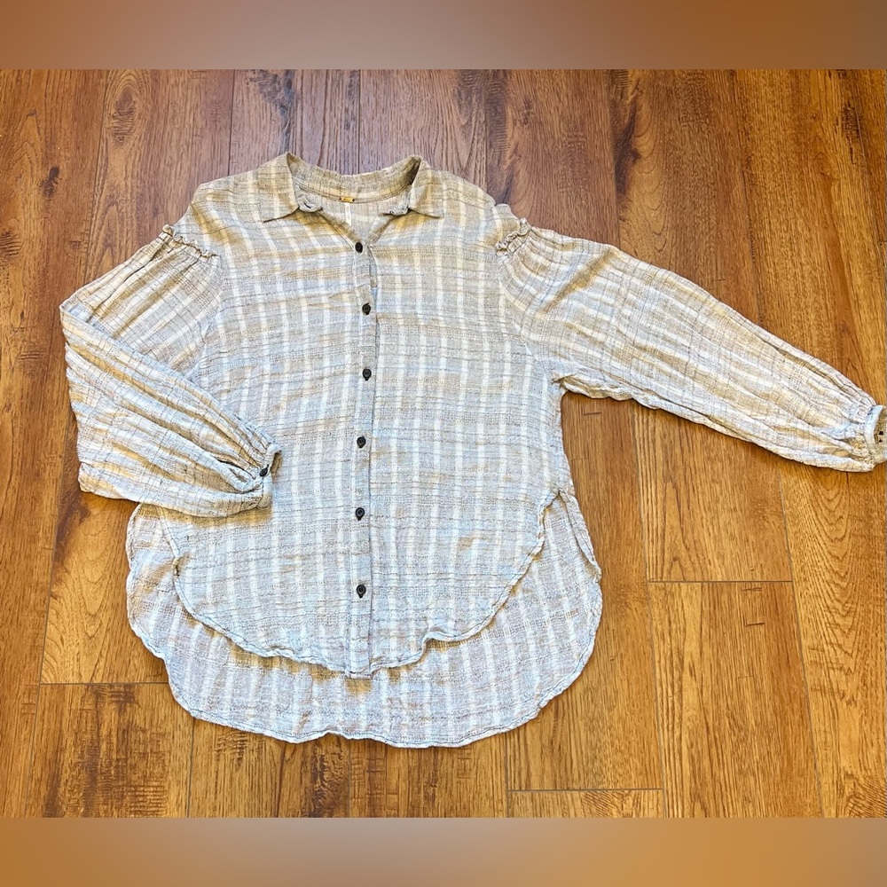 Free People Headed to the Highlands Women’s top sz M grey subtle striped gauze